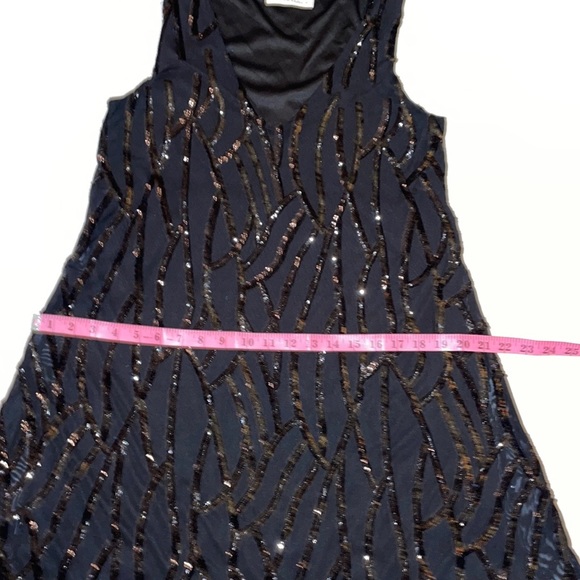 Caramela  Medium Black V-Neck Sleeveless Cocktail Mini with Pattered Sequins - Picture 7 of 16